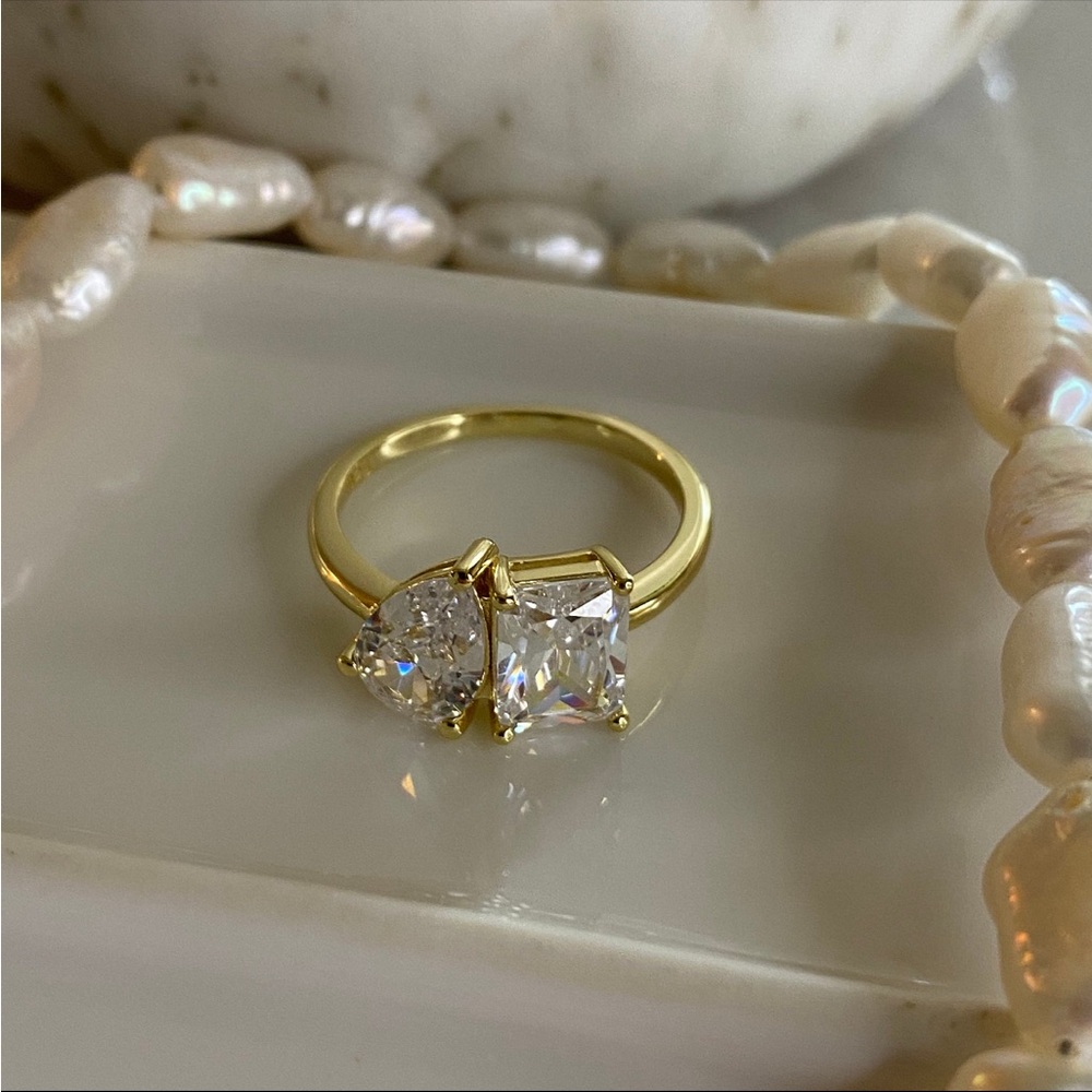 Elegant Gold and Silver Women's Ring